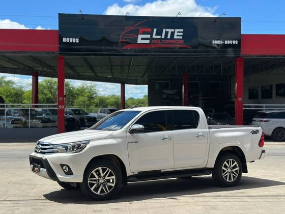 TOYOTA HILUX 2.8 SRV 4X4 CD 16V DIESEL 4P AUTOMÁTICO TOYOTA HILUX 2.8 SRV 4X4 CD 16V DIESEL 4P AUTOMÁTICO